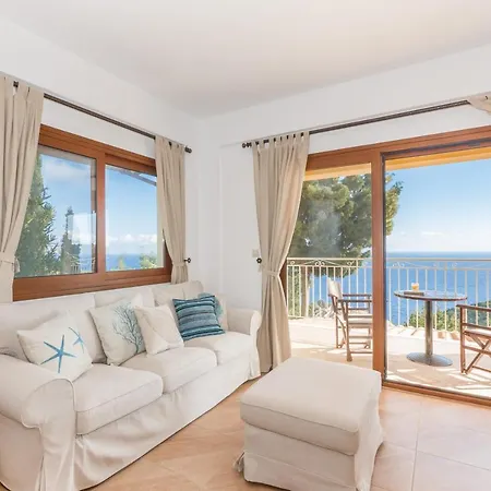 Villa Avlaki Bay House *