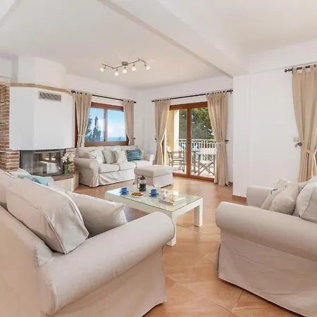 Avlaki Bay House