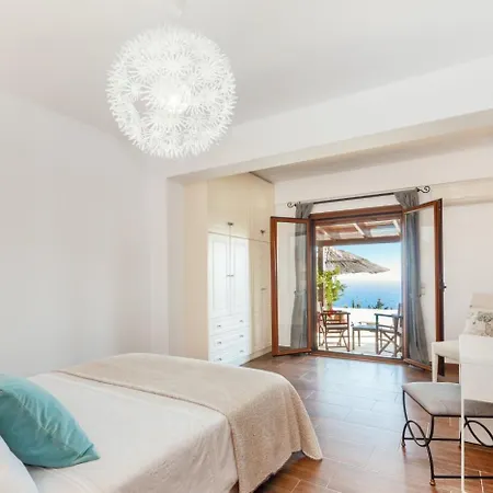 Avlaki Bay House *