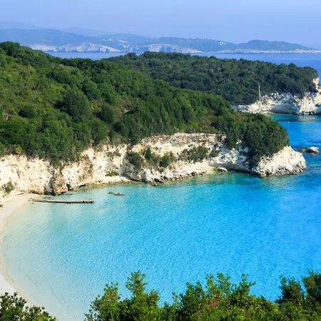 Villa Avlaki Bay House *