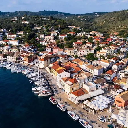 Villa Avlaki Bay House *
